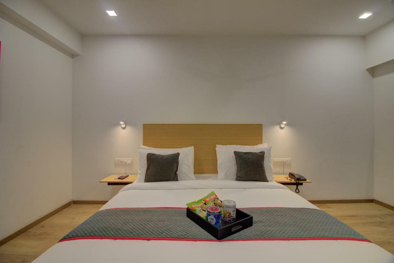 Townhouse Oak Kopar Khairane Navi Mumbai Formerly Ivy Hotel Bagian luar foto